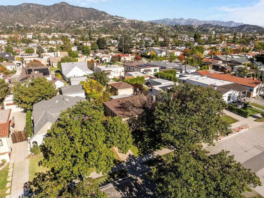 815 Omar, Glendale, California 91202 home-pic-32